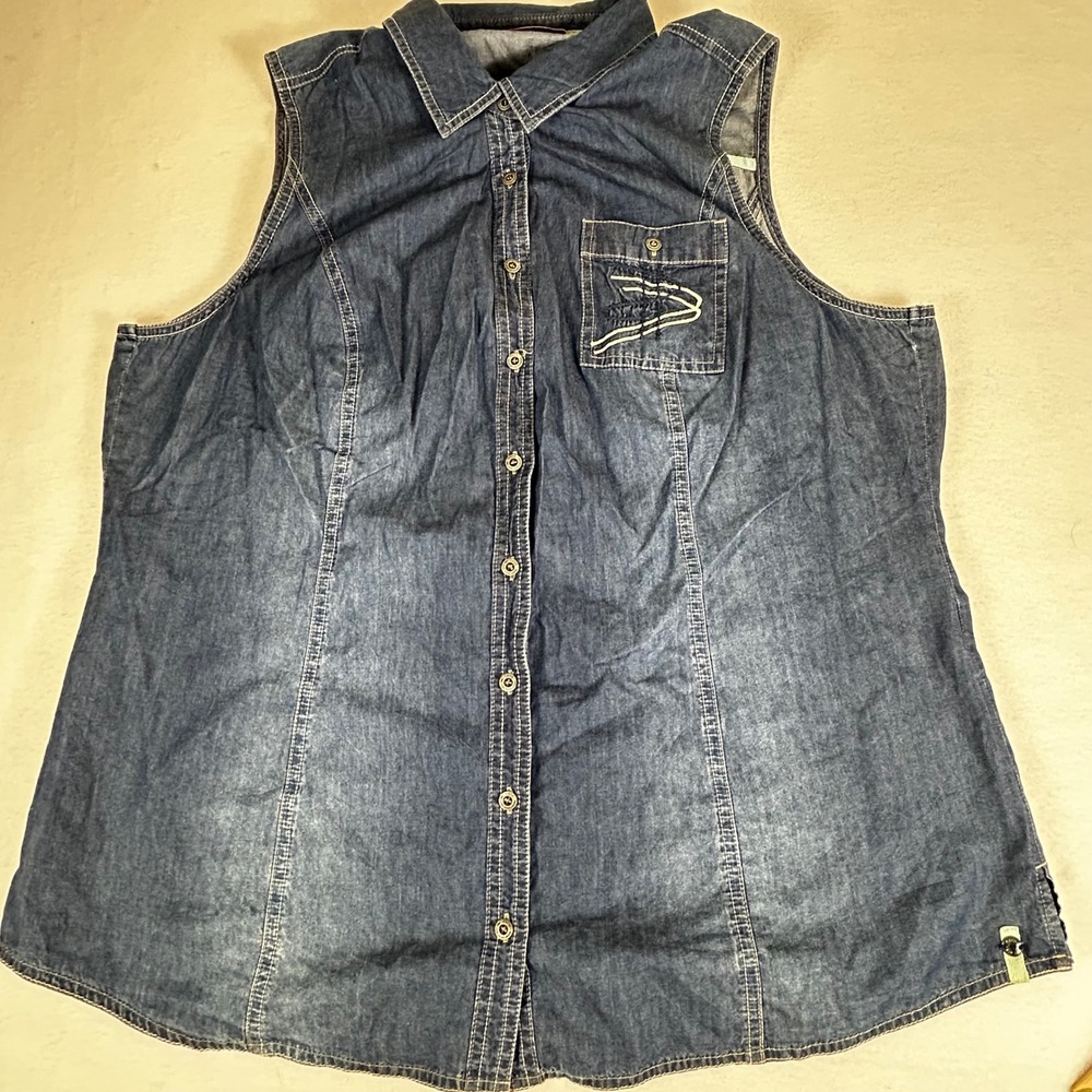 CAROLS DENIMS Sleeveless Jean Shirt Top Blu Size 2XL Distressed Embroider Pocket